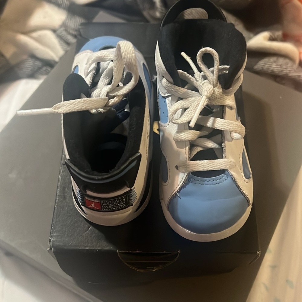 Used Jordan 6s - Picture 2 of 2